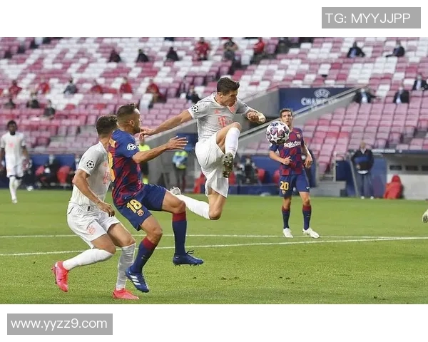 球星壁画与足球激情碰撞呈现梦幻场景展现运动员无限风采