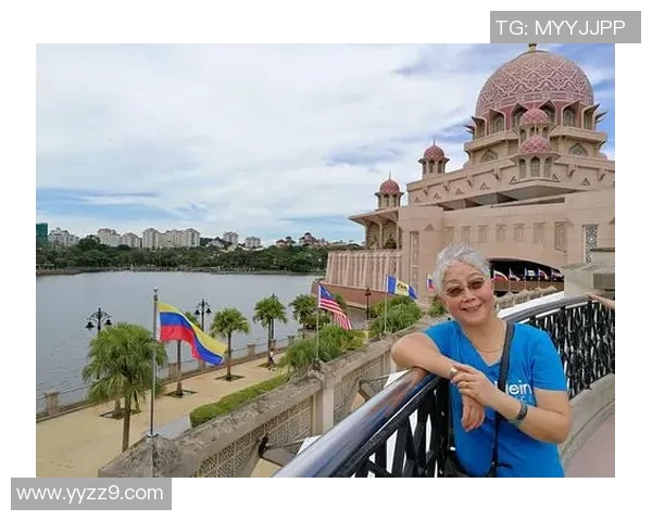 重温童年激情回忆以足球球星卡带你走进那段绿茵时光