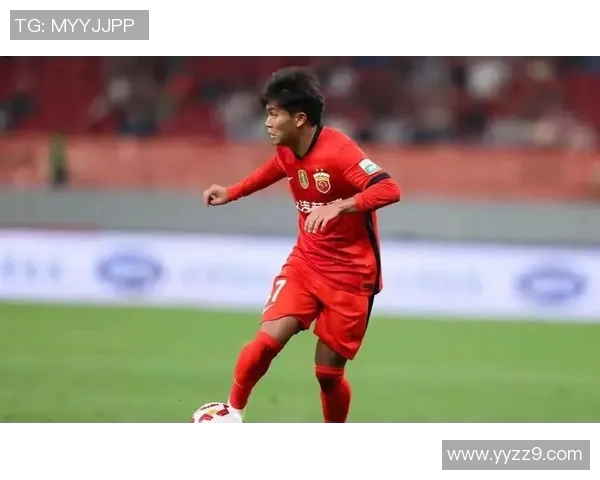 尴尬瞬间成焦点 男足球星遭遇场上失误引发网络热议 尴尬瞬间成焦点 男足球星遭遇场上失误引发网络热议